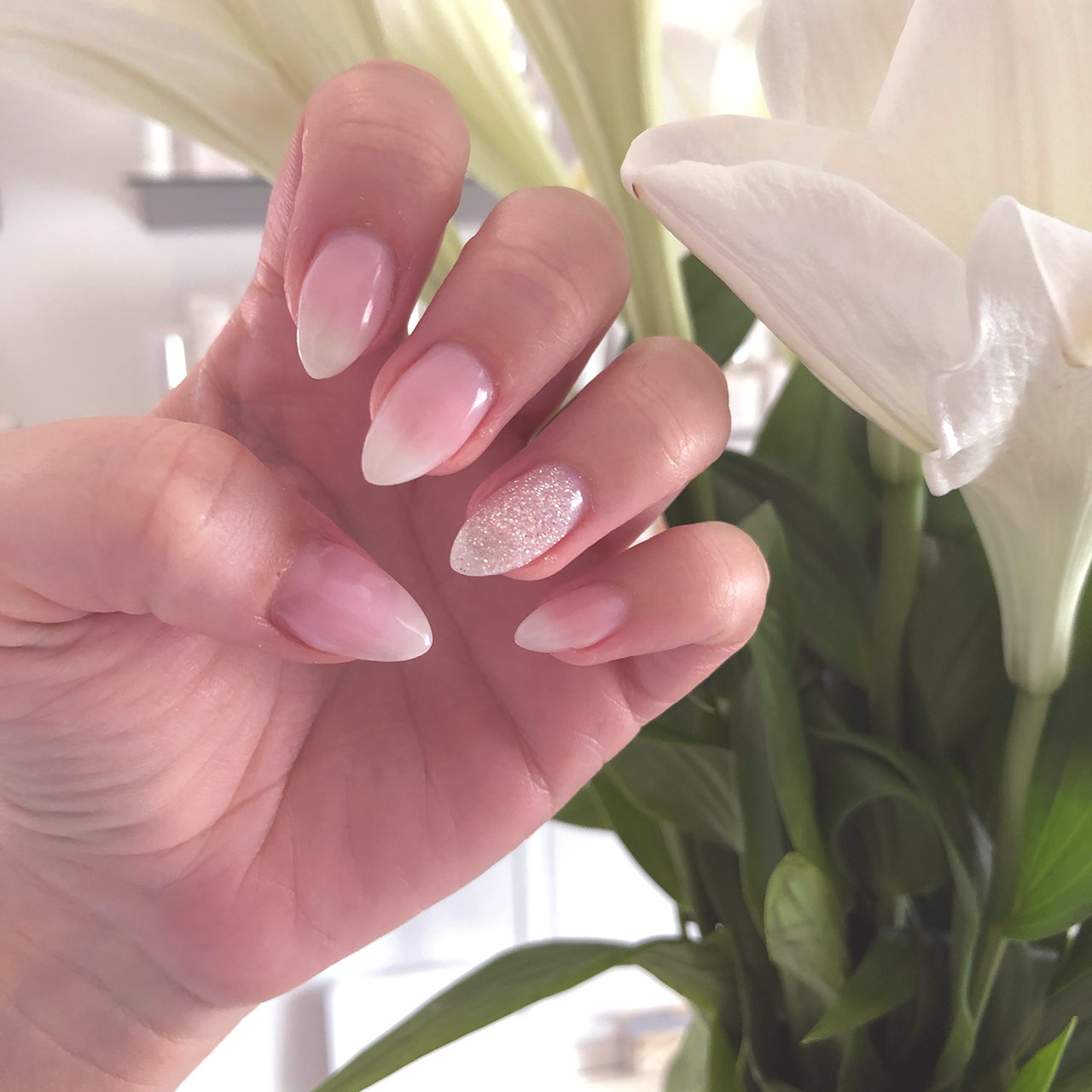 Smukke negle hos Hasseris Skin Lounge Smukke negle hos Hasseris Skin Lounge